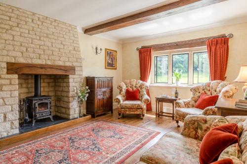Lakeside Cottage in Cranham