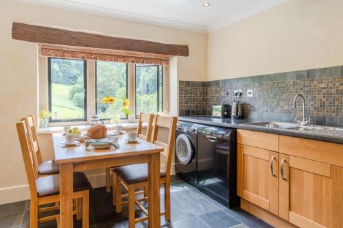 virtuve, Lakeside Cottage in Cranham