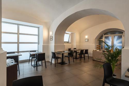 Hotel Diamond - image 8