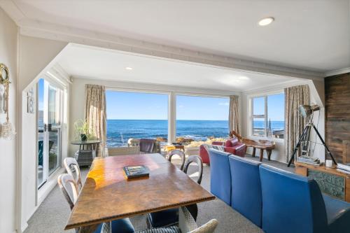 Faciliteter, Pacific Ocean seafront home near airport in Suburb