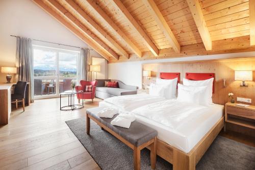 Hotel Auf der Gsteig GmbH