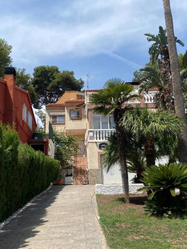 Alquilo chalet completo