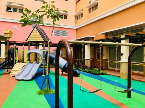 JFam Suites - Studio and 1Bedroom Units! - 놀이터