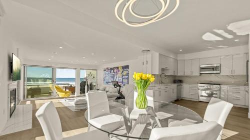 Two Bedrooms Luxury Apartment Coastal Opulence in Los Angeles, USA