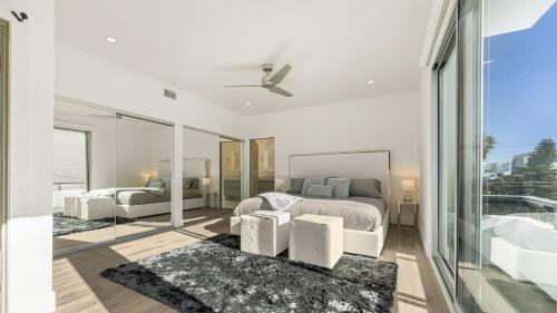 Two Bedrooms Luxury Apartment Coastal Opulence in Los Angeles, USA
