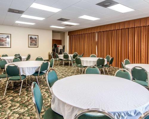 Quality Inn Downtown Convention Center Portland - image 7