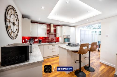 Picture of Cosy 3-Bed House, Garden & Free Parking In Stretford