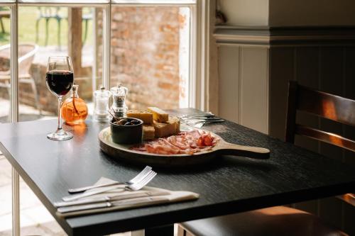 Restaurang, Hewitt's Restaurant & Rooms in Newport Central