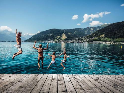 Alentours, NEW! Tevini Alpine Apartments by we rent in Zell Am See Airport