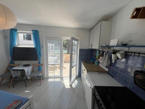 Luna Beach Apartment in โปตอซนิซา