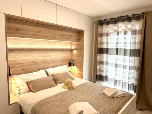 One-Bedroom Apartment image 8