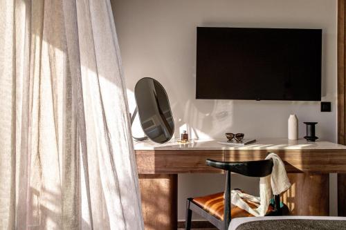 Elios Hill Room Type - Deluxe Double Room