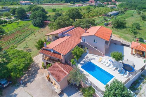 Viesnīcas āriene, Holiday house Leone in Svetvincenat