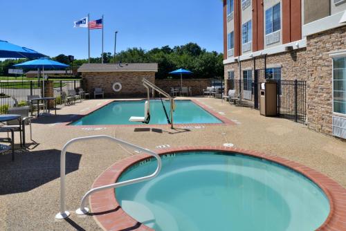 迦太基智选假日酒店&套房