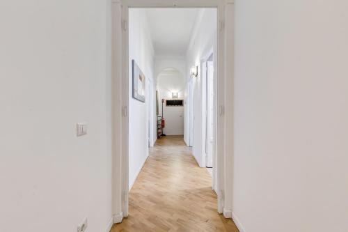 BMGA l Gracchi Lux Lovely 3Bdr Apartment, Rome (photo 3)