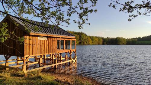 Cabanes Lacustra à l'Etang de la Ramade - 전망
