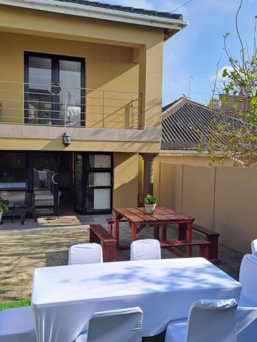 Exterior view, Fountain Beach House-Elabahambi in Kidd's Beach