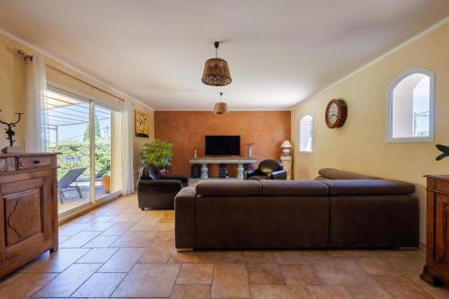 La Maison de Mathis - Maison avec piscine privee in Rousset-les-Vignes