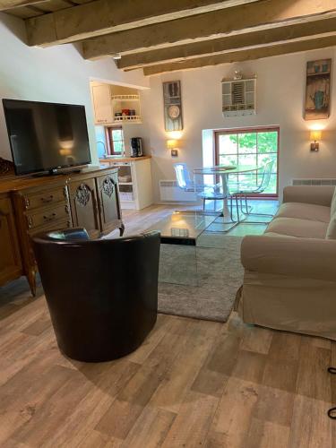Ontika Manor Unique Apartment in Ontika