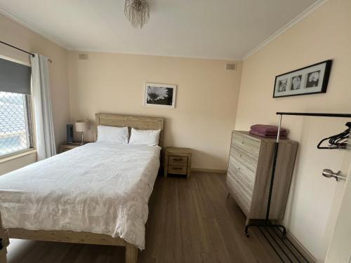 Beach side holiday unit in West Lakes