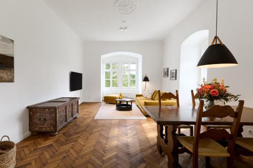 Seadmed, Altes Schloss - Boutique Ferienwohnung in Achau