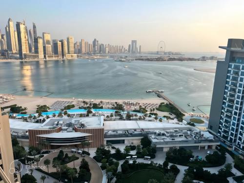 Palm Jumeirah 1BR - Rooftop Infinity Pool, Dubaj (zdjęcie 10)