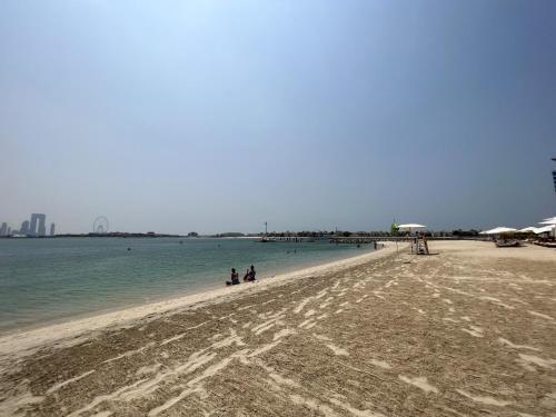 Palm Jumeirah 1BR - Rooftop Infinity Pool, Dubaj (zdjęcie 8)