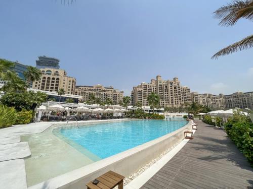 Palm Jumeirah 1BR - Rooftop Infinity Pool, Dubaj (zdjęcie 4)