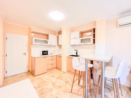 Apartment image 5