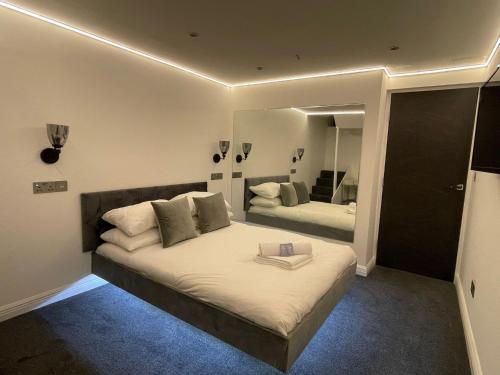 Edinburgh Retreat 2 Bedrooms & steam room - image 14