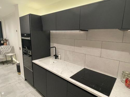 Edinburgh Retreat 2 Bedrooms & steam room - image 8