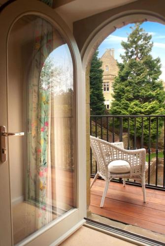 Folly - Middleton Hall Estate in เดทแชนท์