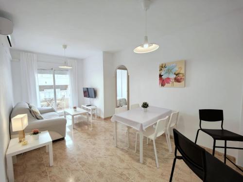 Two-Bedroom Apartment room in Caballero de Rodas DaNuria
