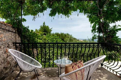 Orama Stone Apartments - Authentic hospitality in a Historical Location, by Zantewize