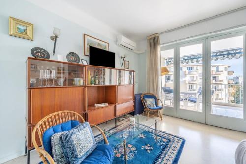 A056 - Nice Studio Cannes centre with parking - Tap to explore photos