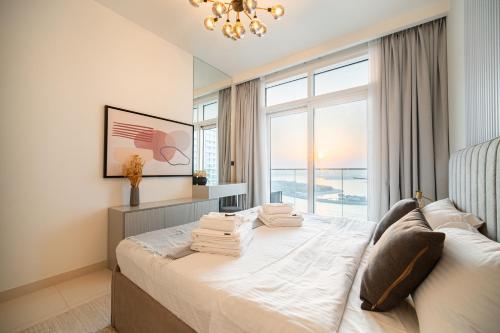 Wake Up to Sea Views - 1BR Beachfront and Near Marina, Dubai (Foto 3)