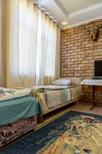 3 twin beds