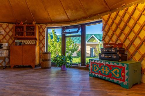 virtuve, Guest house and yurt camp Svetlana in Bokonbayevo
