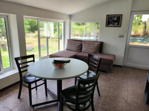 Vintage House Prima Priori in Krapets