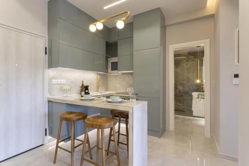 Chrisostomou Square 14 Gold Apartment - image 2