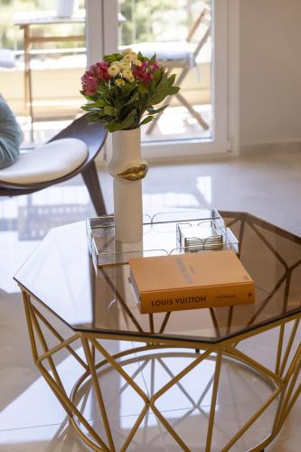 Chrisostomou Square 14 Gold Apartment - image 13