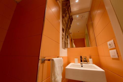 Little Italy Boutique Hostel - image 10