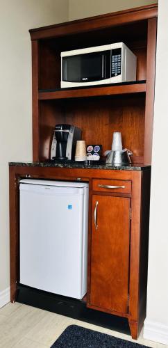 The Auberge Inn in 特米斯卡明岸 (ON)