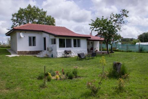 Vintage House Prima Priori in Krapets