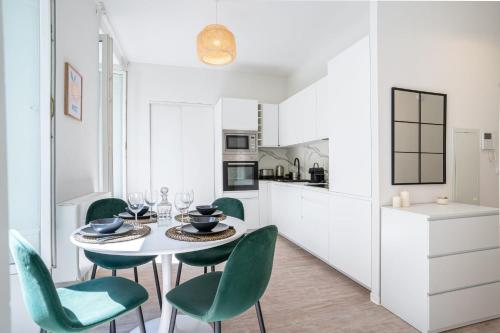 06BZ - Modern apartment in the heart of the port, Nice