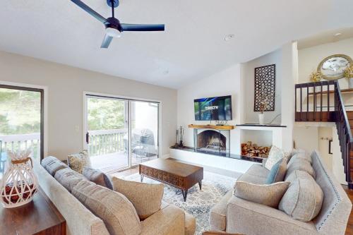 Kies Mountain Villa in Helen, USA