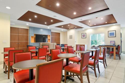 อาหารและเครื่องดื่ม, Holiday Inn Express & Suites Denver North - Thornton By IHG in ทอร์นตัน (CO)