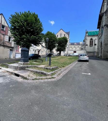 Le Jeanne, appartement en duplex proche forteresse et centre ville in Chinon Városközpont