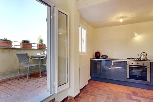 Florence view apartment - image 12