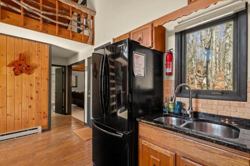 122 Lower Grouse Ridge Rd by Carolina Stays in Beech Mountain, USA